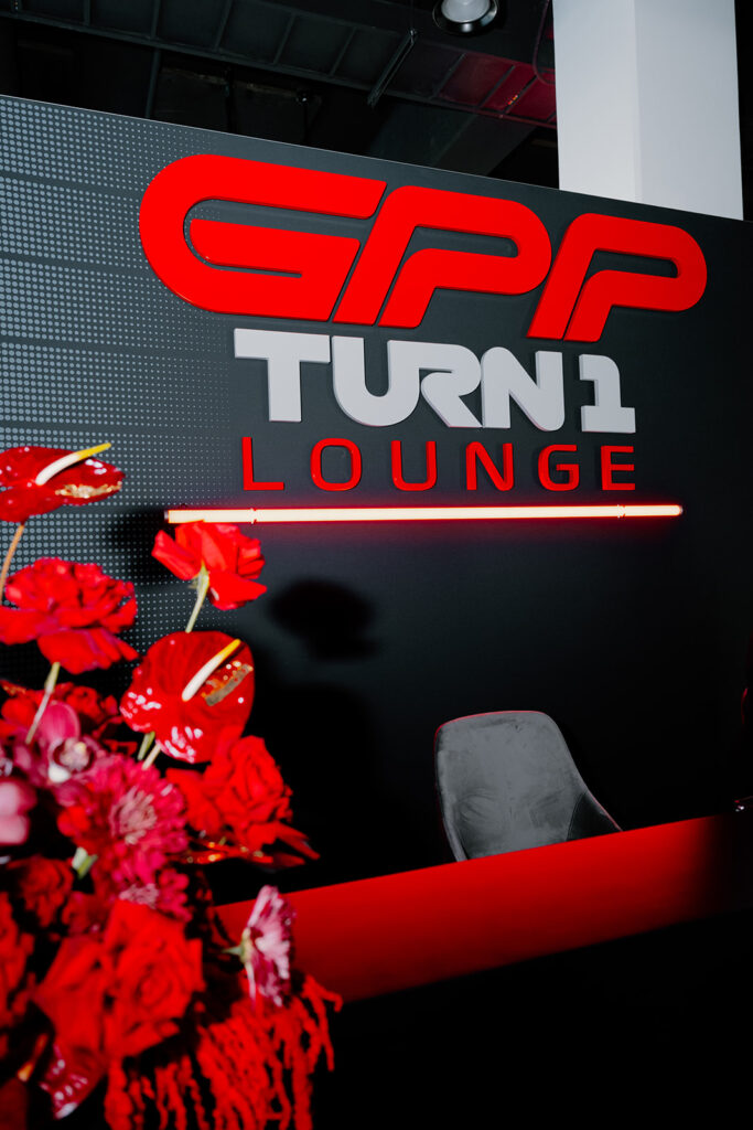 Thom & Co. - Cut & Taste